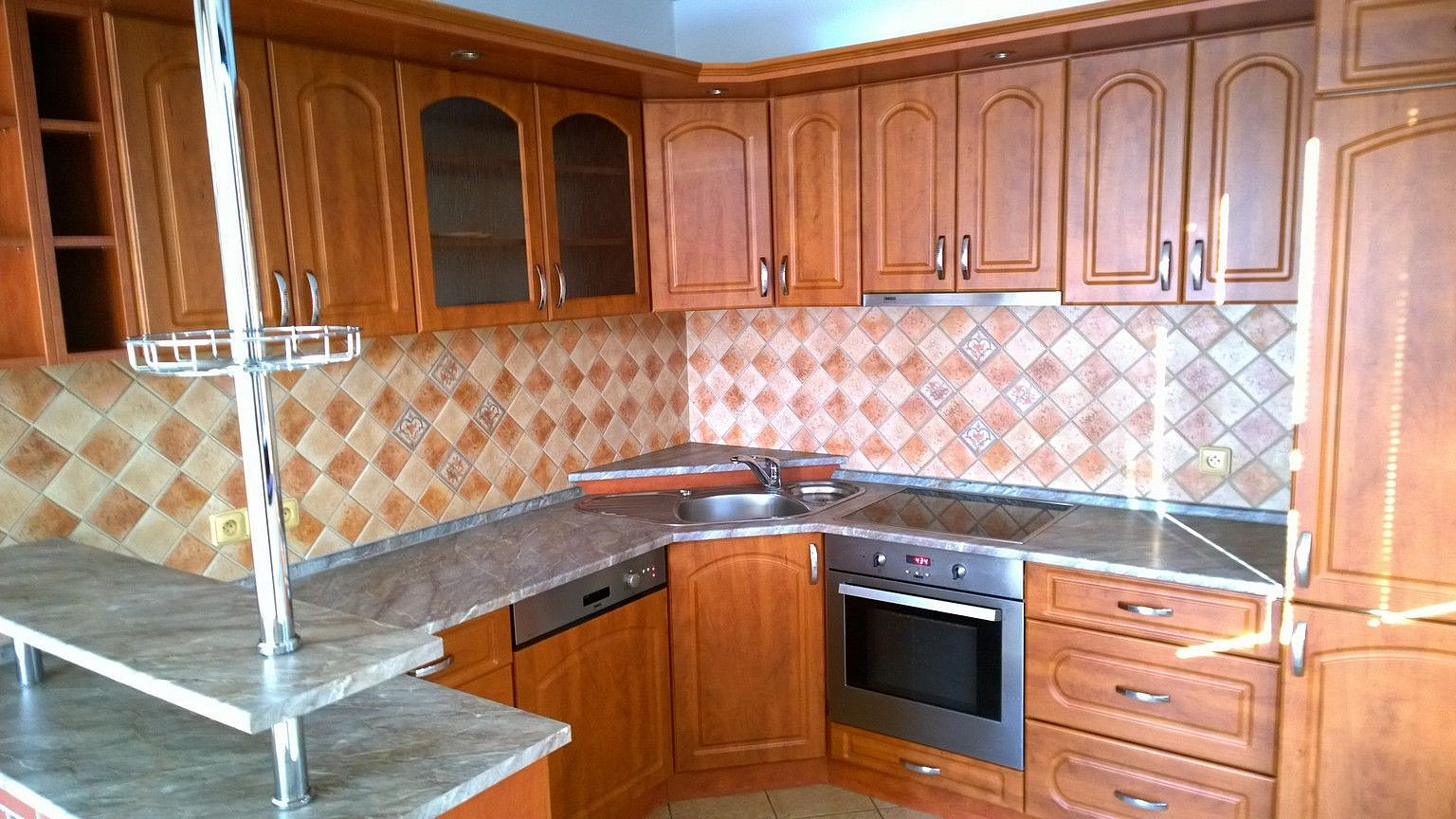 Prodej domu 290 m² s pozemkem 1 120 m² – pohled 2