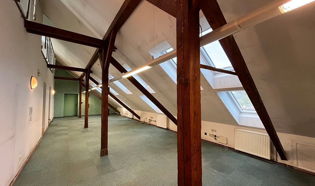 Pronájem kanceláře 110 m², Praha – náhled fotky 2