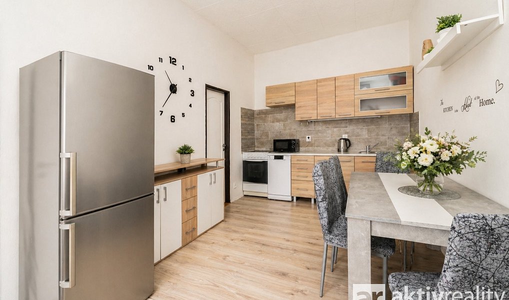 Prodej domu 250 m² s pozemkem 1 005 m², Dolní Zálezly – náhled fotky 14