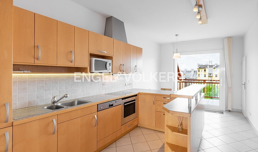 Pronájem bytu 5+1 163 m², Praha – náhled fotky 3