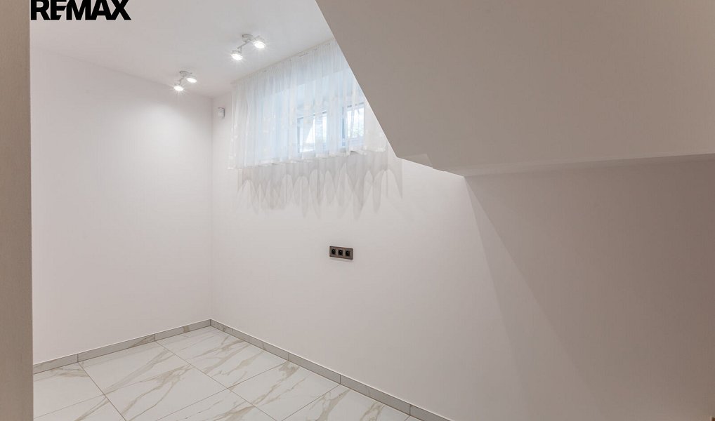 Prodej domu 244 m² s pozemkem 810 m², Praha – náhled fotky 16