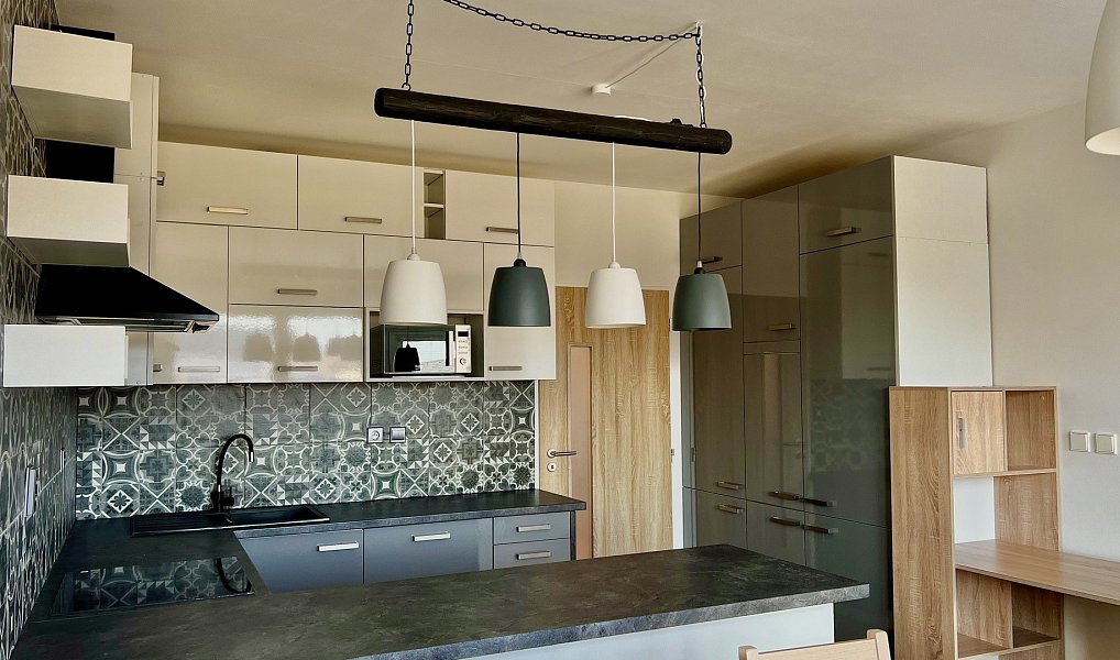 Pronájem bytu 4+kk 109 m², Kounice – náhled fotky 2