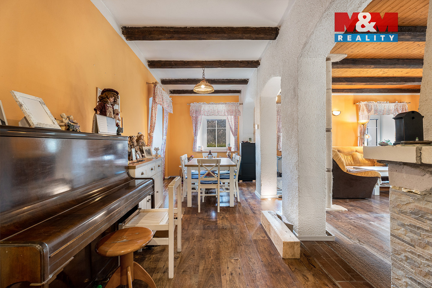 Prodej domu 300 m² s pozemkem 910 m² — photo 2