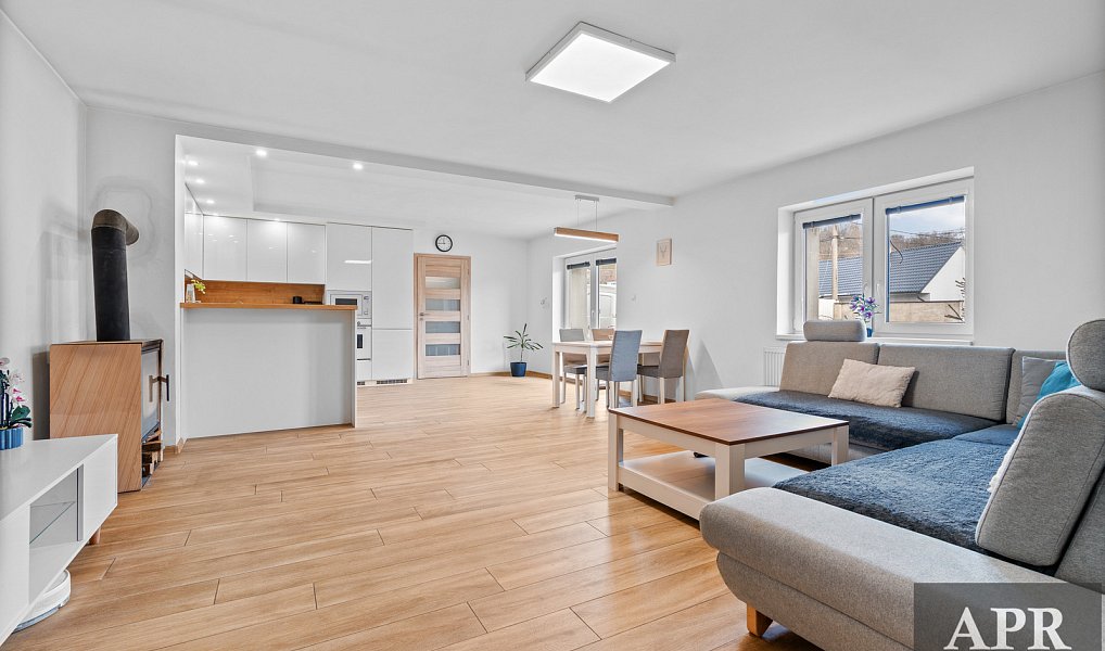 Prodej domu 228 m² s pozemkem 957 m², Pašovice – náhled fotky 8