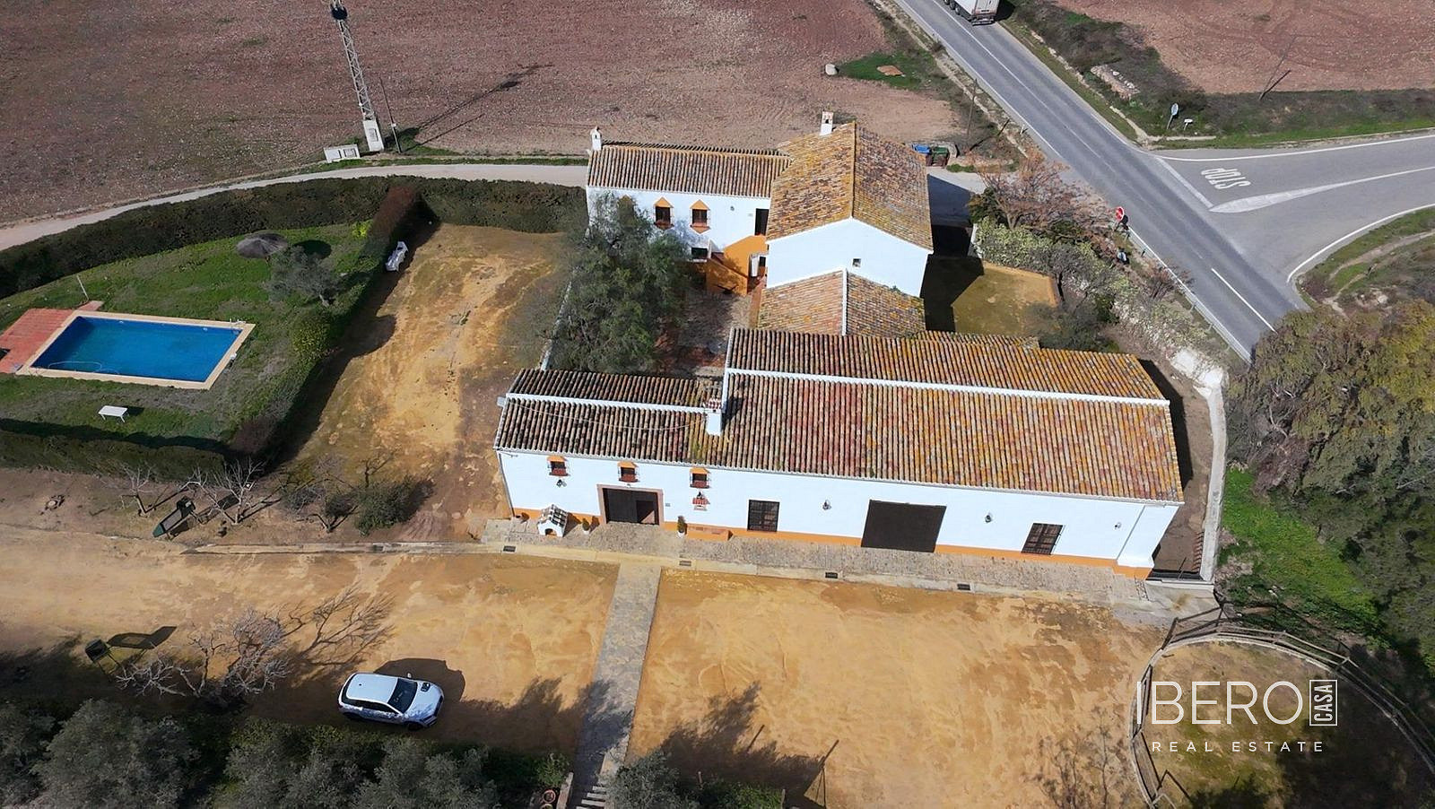 Prodej domu 1 170 m² s pozemkem 82 800 m²
