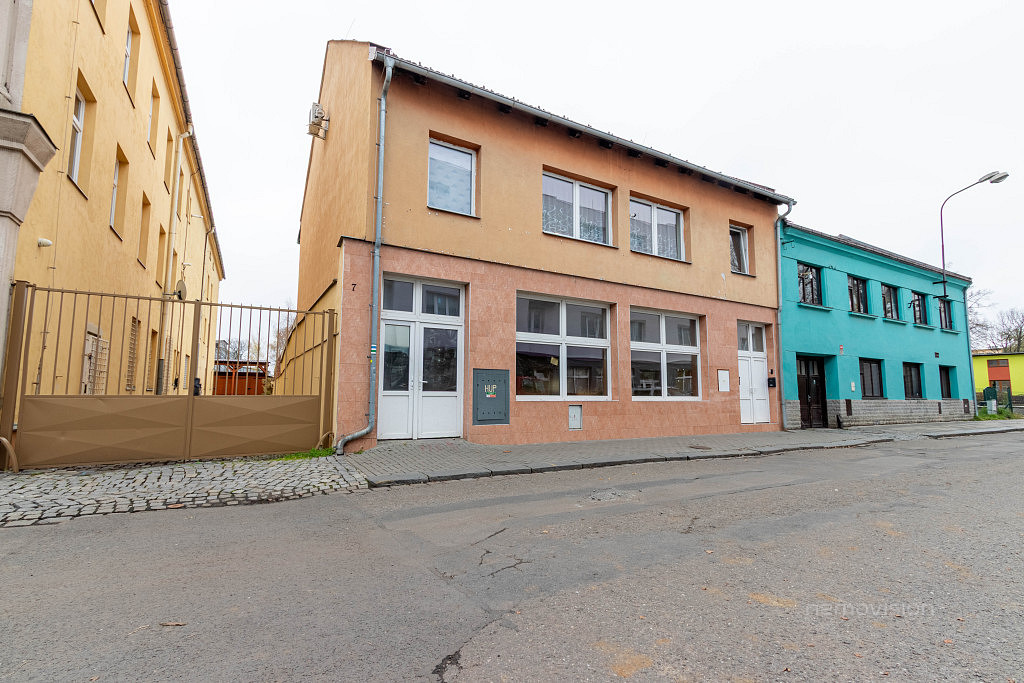 Prodej domu 758 m² s pozemkem 687 m²