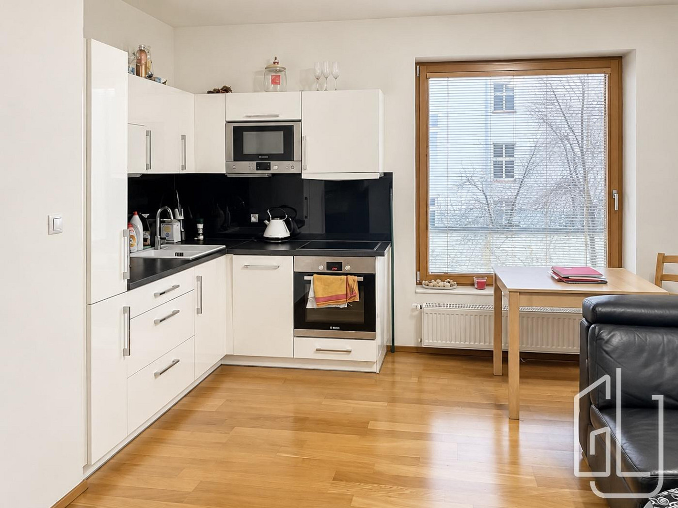 Pronájem bytu 2+kk 57 m² – fotografie 3