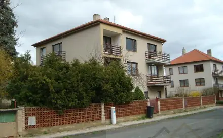 Prodej domu 400 m² s pozemkem 860 m², Jižní, Kněževes, okres Rakovník