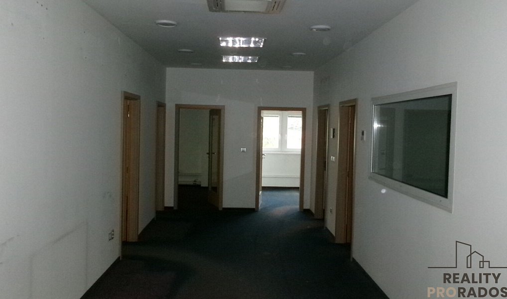 Pronájem skladovacích prostor 1 000 m², Brno – náhled fotky 2