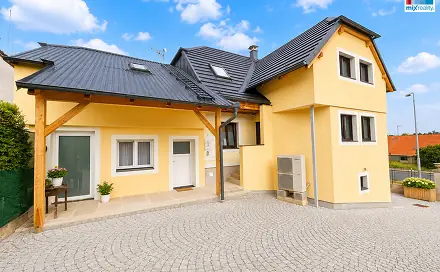 Pronájem bytu 2+kk 38 m², 5. května, Dýšina, okres Plzeň-město
