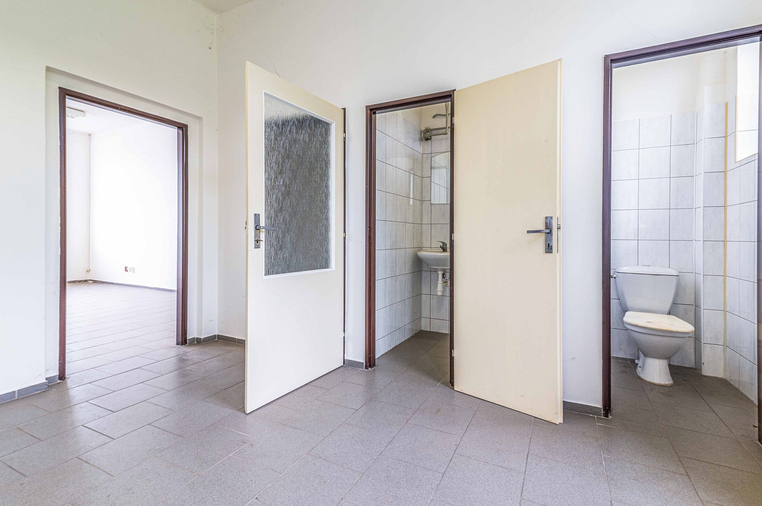 Pronájem kanceláře 38 m² – fotografie 3
