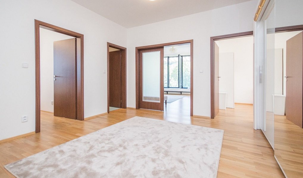Prodej bytu 5+kk 149 m², Karlovy Vary – náhled fotky 15