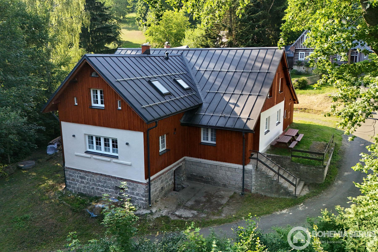 Prodej ubytovacího objektu 293 m²