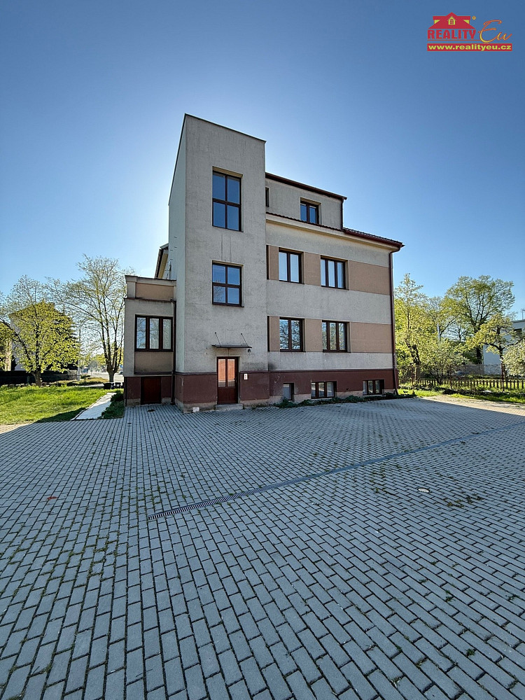 Prodej nájemního domu, činžáku 460 m² – fotografie 2