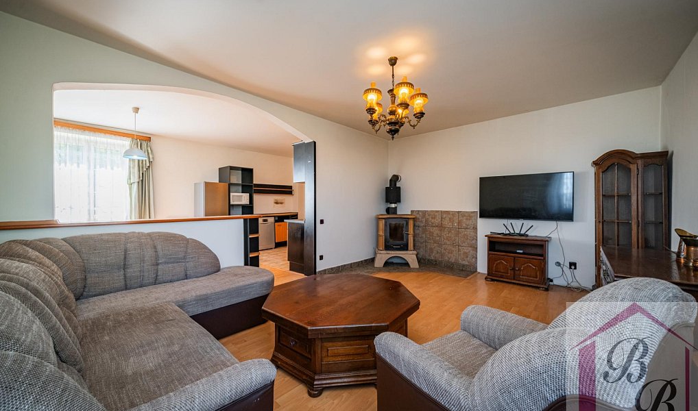 Prodej domu 219 m² s pozemkem 445 m², Dobrovice – náhled fotky 7