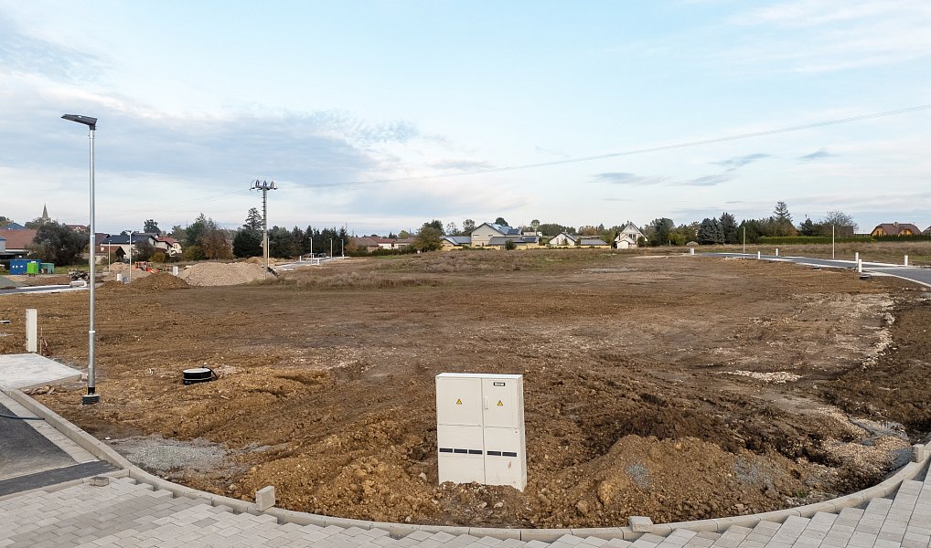 Prodej stavebního pozemku 842 m², Všestary – náhled fotky 14