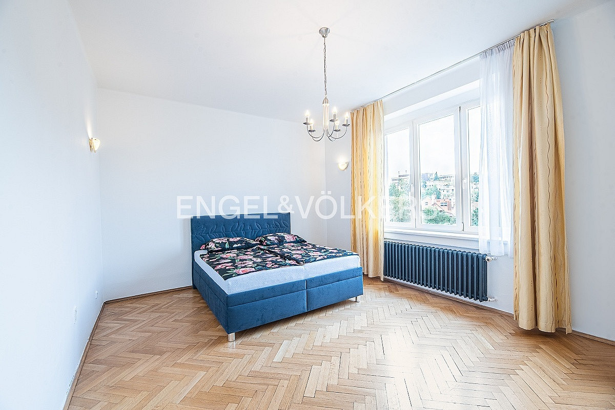 Pronájem bytu 4+1 149 m² — photo 4