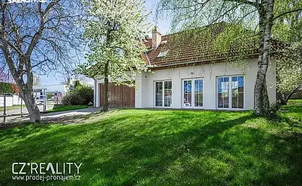 Prodej domu 300 m² s pozemkem 1 300 m², Na Bambouzku, Praha 5 - Lipence