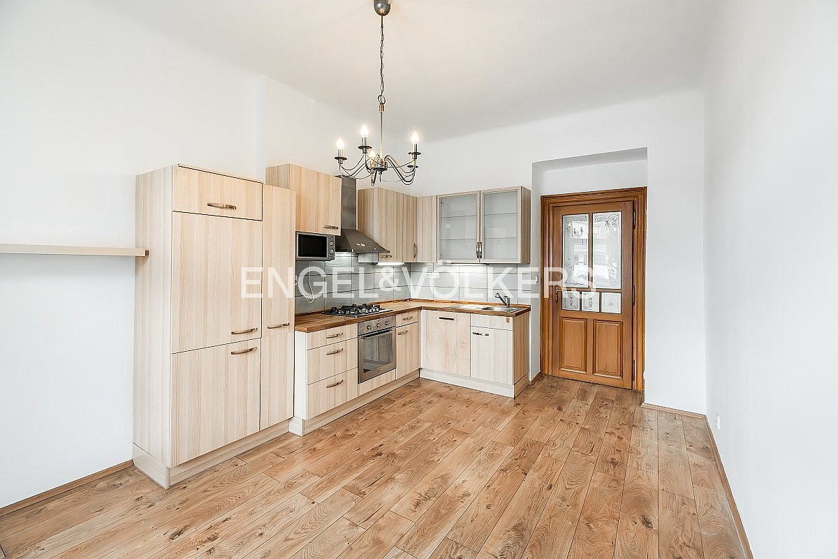 Pronájem bytu 2+1 75 m² — photo 2