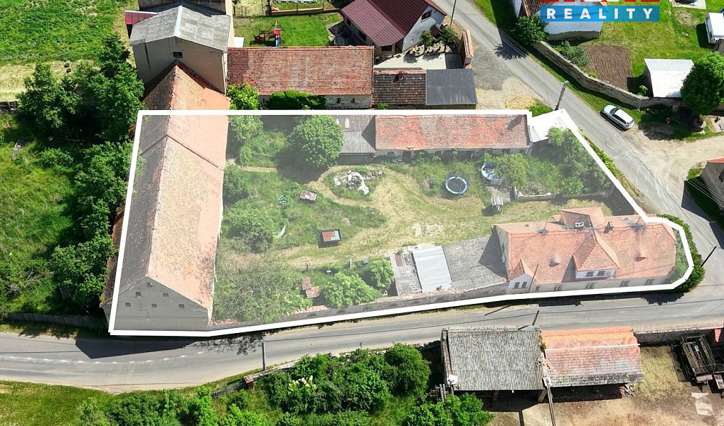 Prodej domu 200 m² s pozemkem 2 000 m², Zálužice – náhled fotky 2