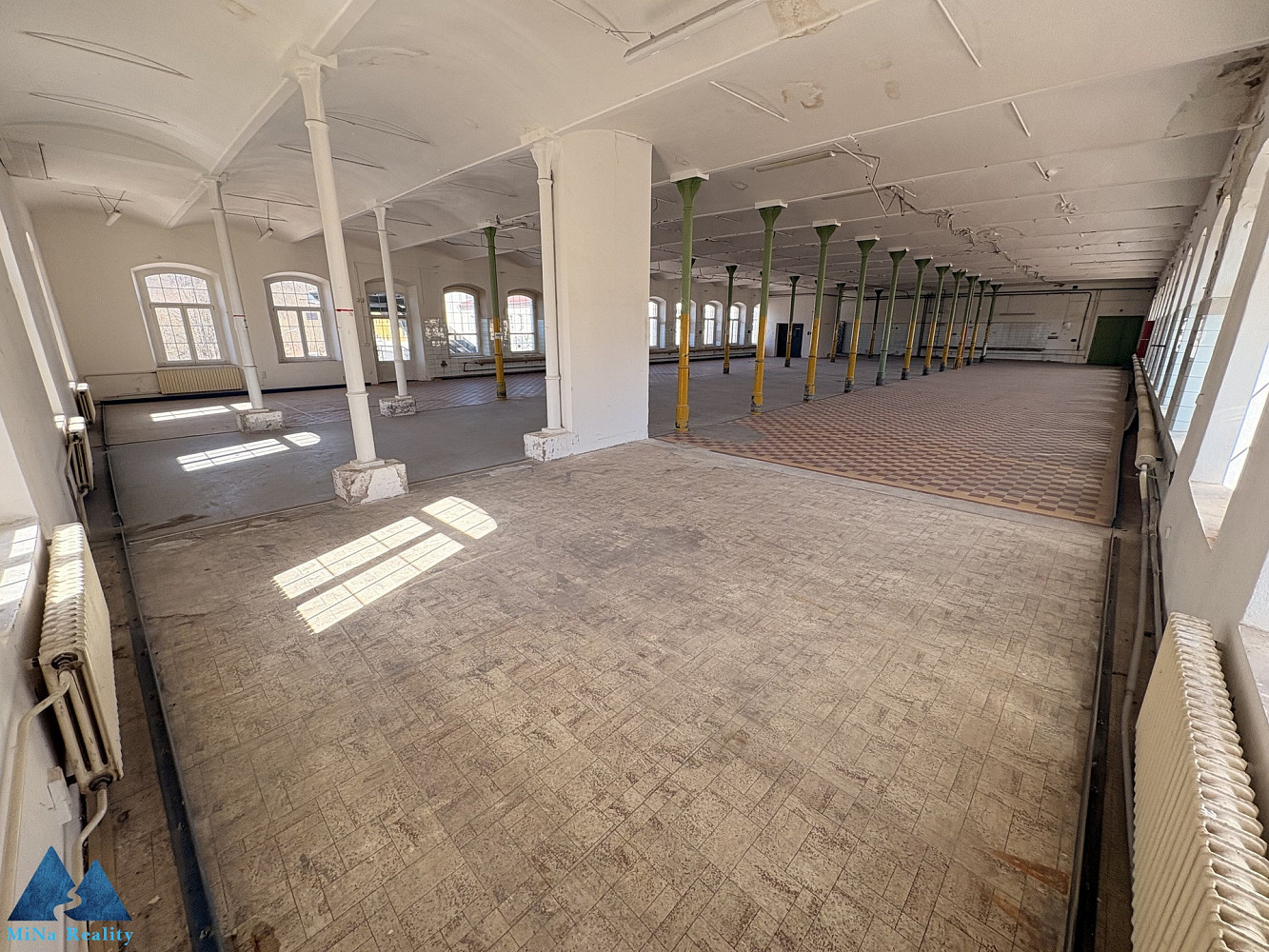 Pronájem skladovacích prostor 637 m² – fotografie 2