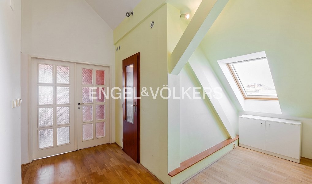 Prodej bytu 4+kk 135 m², Praha – náhled fotky 10