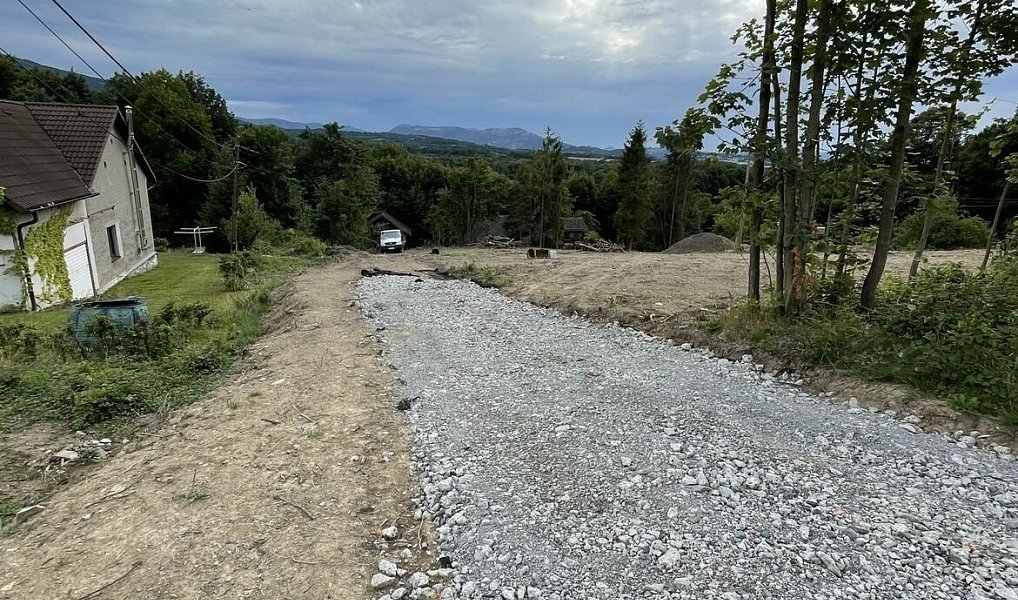 Prodej stavebního pozemku 3 344 m², Vyšní Lhoty – náhled fotky 3