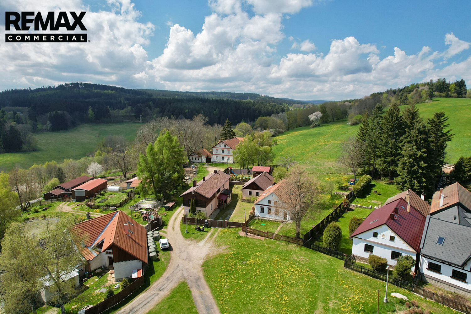 Prodej domu 282 m² s pozemkem 1 182 m²