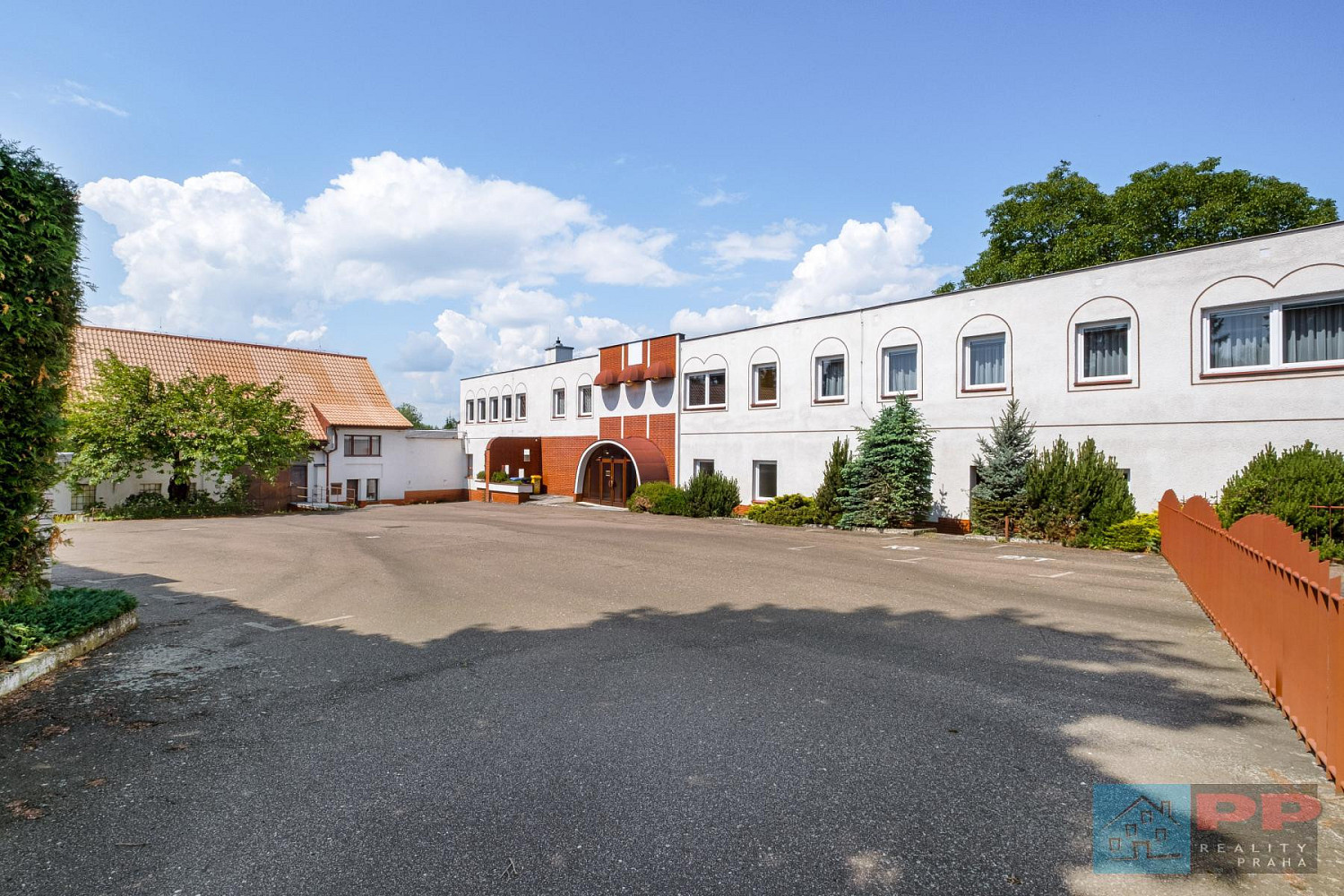 Prodej skladovacích prostor 941 m² – fotografie 2