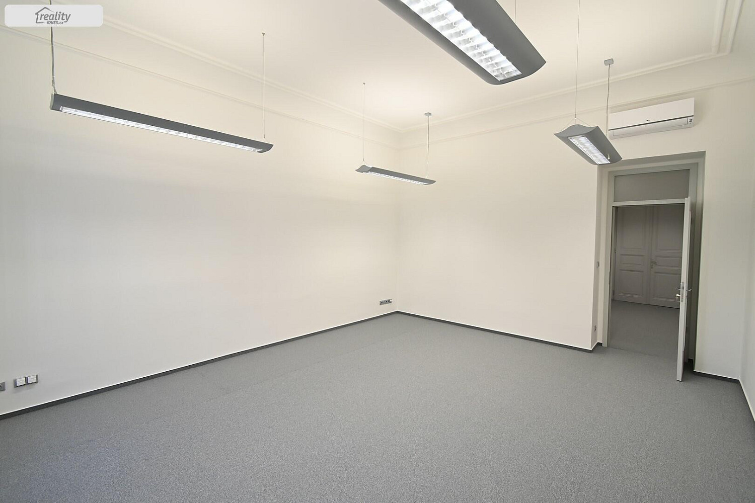 Pronájem kanceláře 147 m² – další