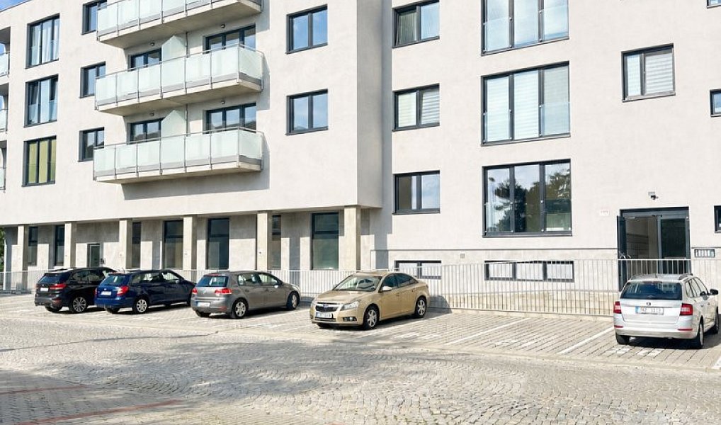 Pronájem bytu 2+kk 60 m², Pohořelice – náhled fotky 2