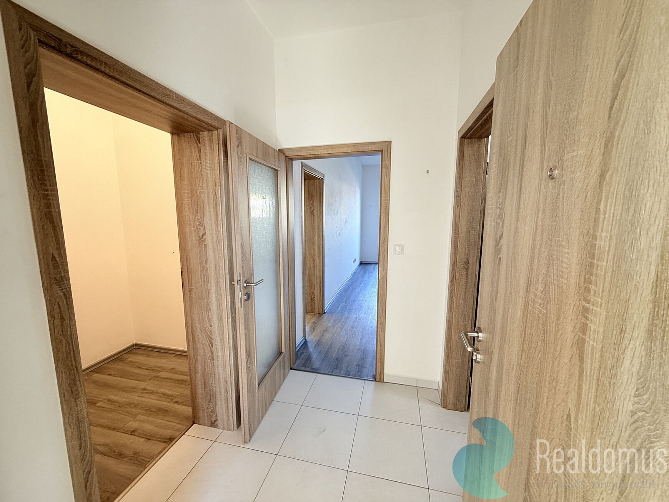 Pronájem kanceláře 72 m² – fotografie 2