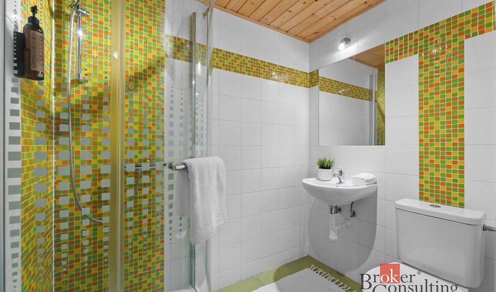 Prodej domu 650 m² s pozemkem 906 m², Strážné – náhled fotky 6