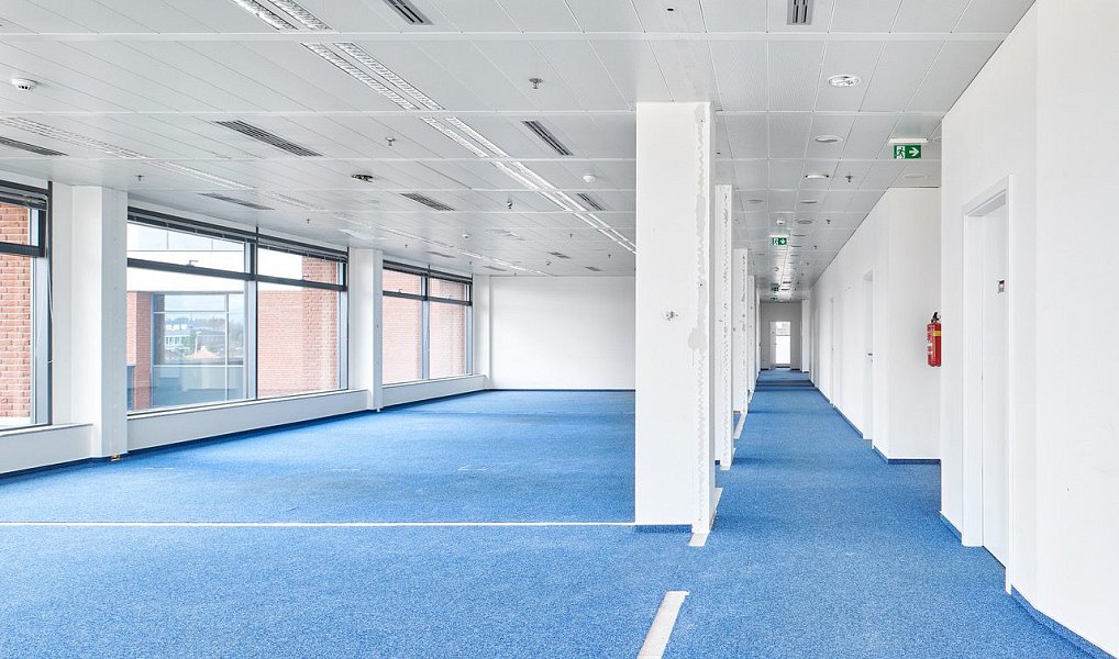 Pronájem kanceláře 360 m², Ořech – náhled fotky 3
