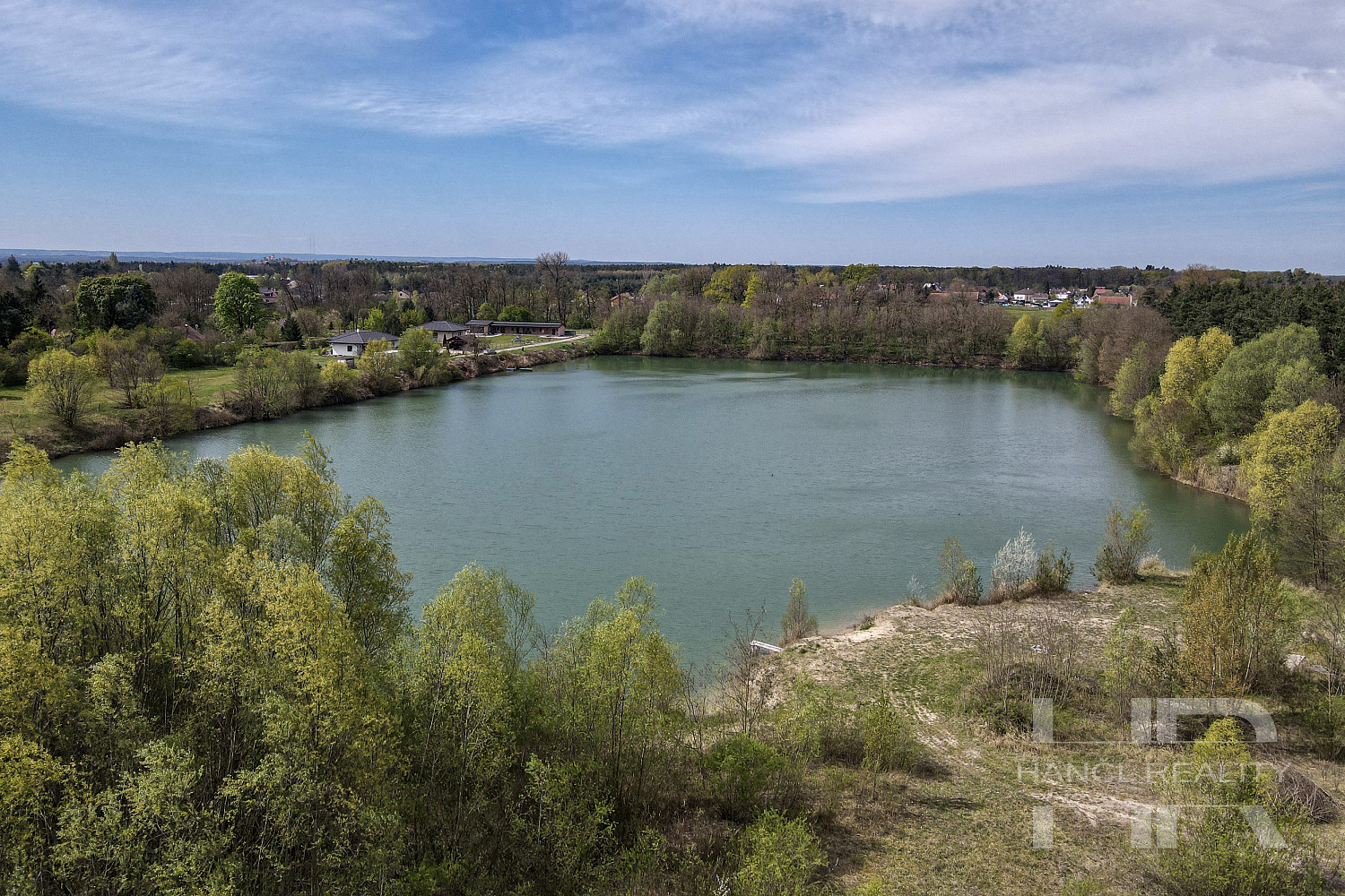 Prodej komerčního pozemku 111 367 m²