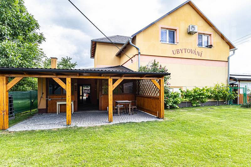 Prodej domu 302 m² s pozemkem 1 108 m²
