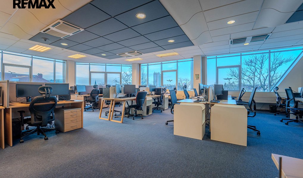 Pronájem obchodních prostor 540 m², Kolín – náhled fotky 3