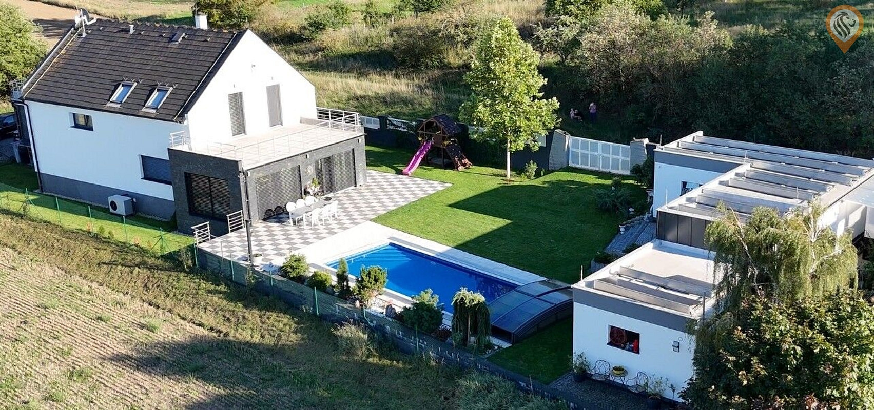 Prodej domu 256 m² s pozemkem 1 327 m²