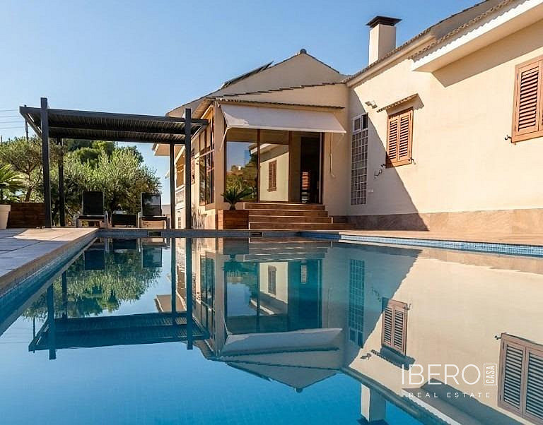 Prodej domu 335 m² s pozemkem 785 m²