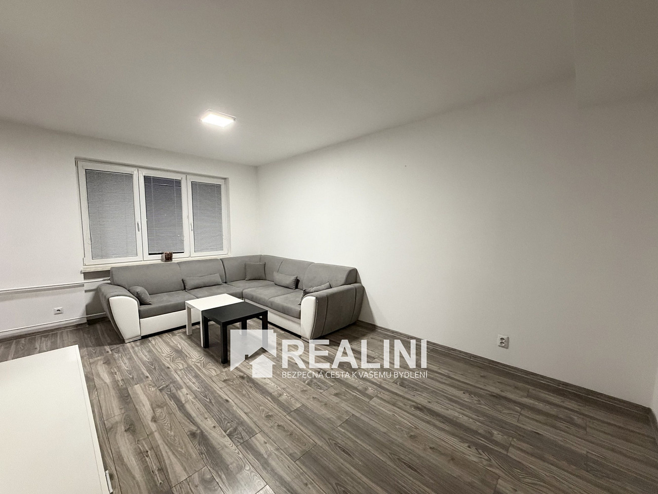 Pronájem bytu 2+1 57 m² – fotografie 3