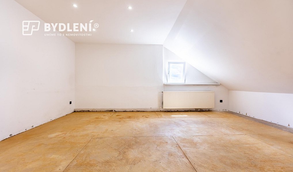 Prodej domu 314 m² s pozemkem 560 m², Krupka – náhled fotky 12