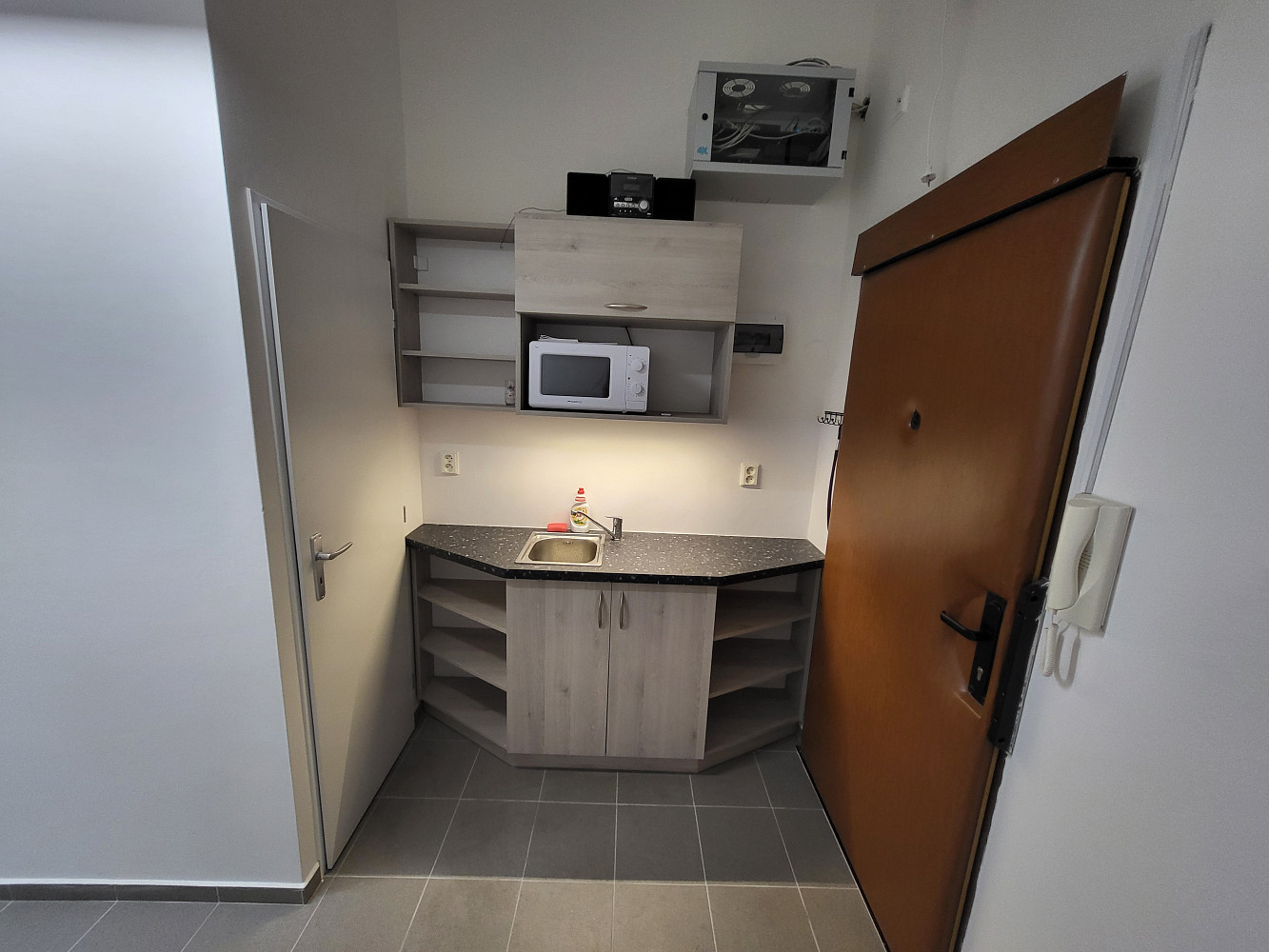 Pronájem kanceláře 10 m² — photo 3