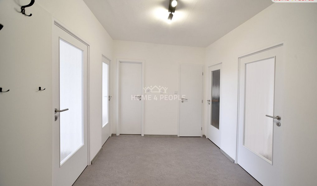 Pronájem bytu 3+1 74 m², Kolín – náhled fotky 2