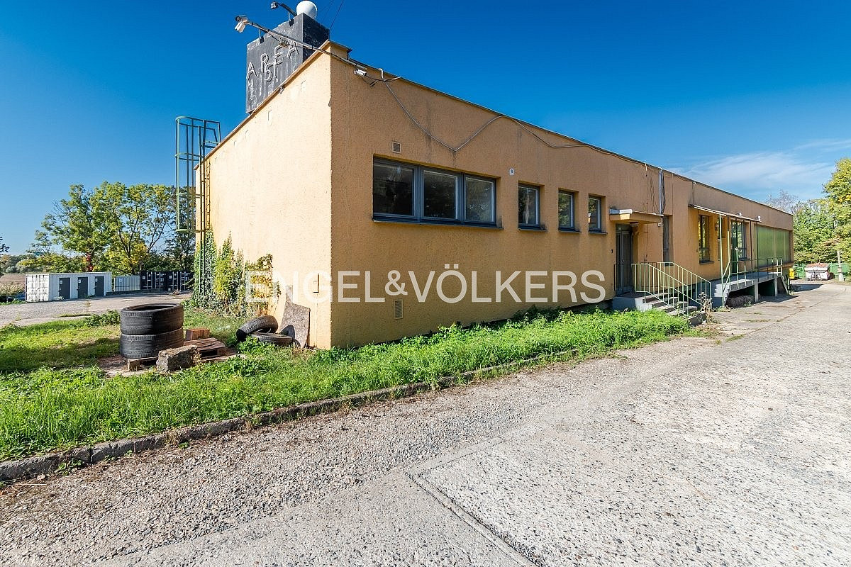 Pronájem skladovacích prostor 500 m²