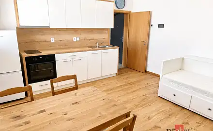 Pronájem bytu 1+kk 25 m², Domažlická, Plzeň - Skvrňany