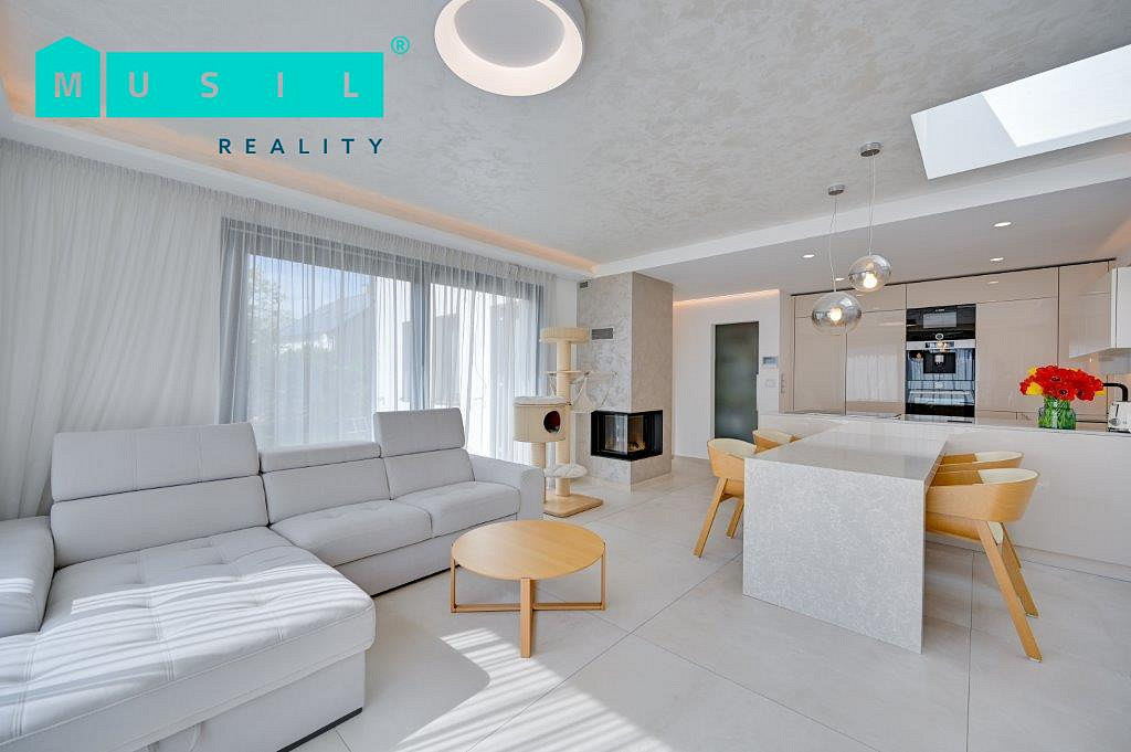 Prodej domu 160 m² s pozemkem 454 m² – fotografie 2