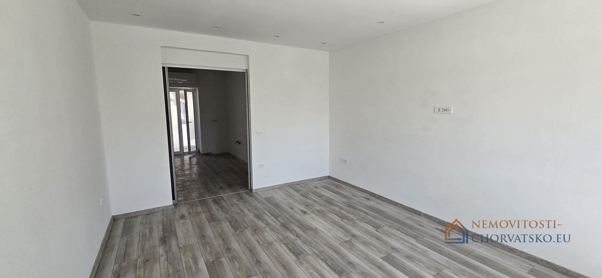 Prodej bytu 2+kk 73 m² – pohled 4