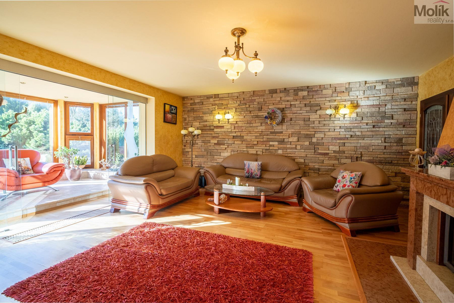 Prodej domu 372 m² s pozemkem 3 764 m²