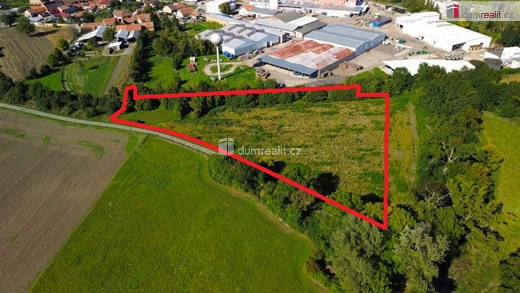 Prodej komerčního pozemku 8 386 m²