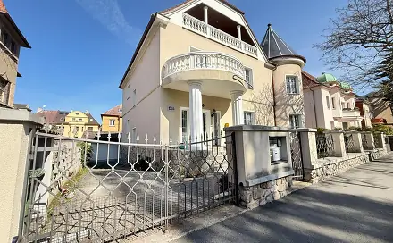 Pronájem bytu atypického 256 m², Zborovská, Chomutov